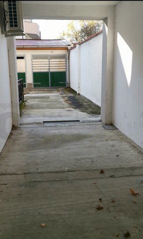 Kiadó garázs, Szegeden, Faragó utcában 25 E Ft / hó