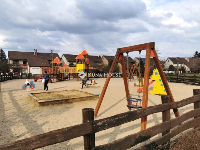 Eladó ikerház, Kazincbarcikán 43.99 M Ft, 4 szobás