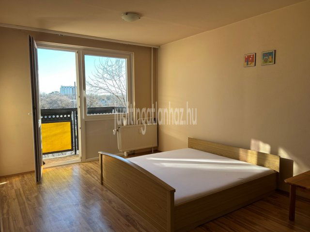 Eladó panellakás, Nyíregyházán 38.5 M Ft, 2 szobás