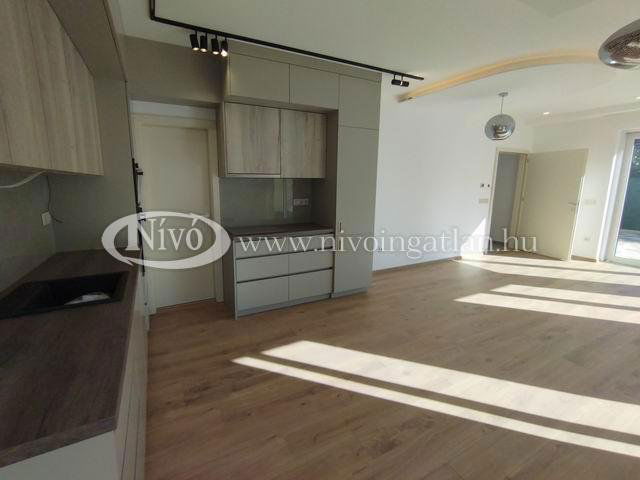 Eladó ikerház, Veszprémben 189.9 M Ft, 4+1 szobás