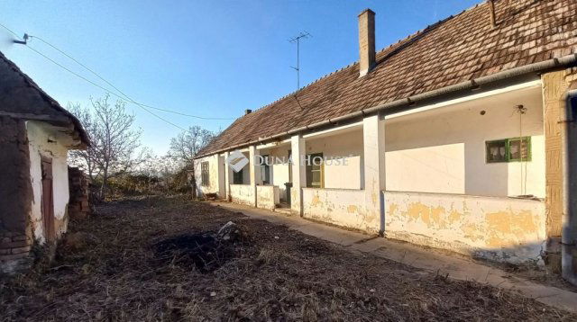 Eladó családi ház, Kajdacson 8.9 M Ft, 3 szobás
