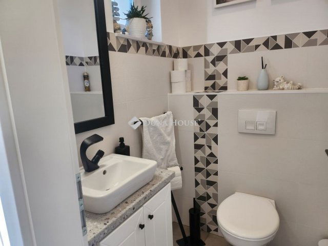 Eladó családi ház, Siófokon 258 M Ft, 3 szobás