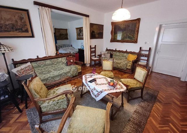 Eladó családi ház, Csongrádon 39.5 M Ft, 6 szobás