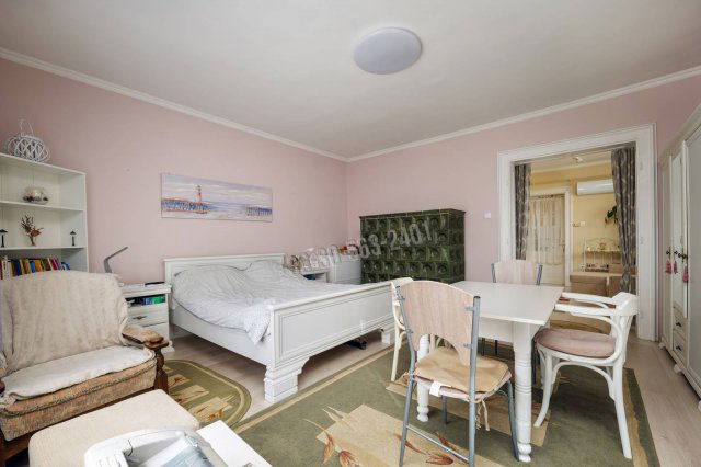 Eladó családi ház, Esztergomban 79.9 M Ft, 5 szobás