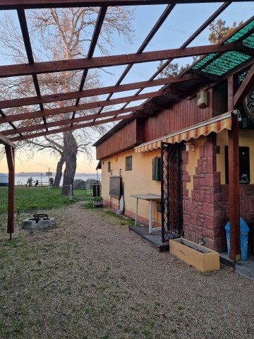 Eladó üzlethelyiség, Balatonszemesen 60 M Ft