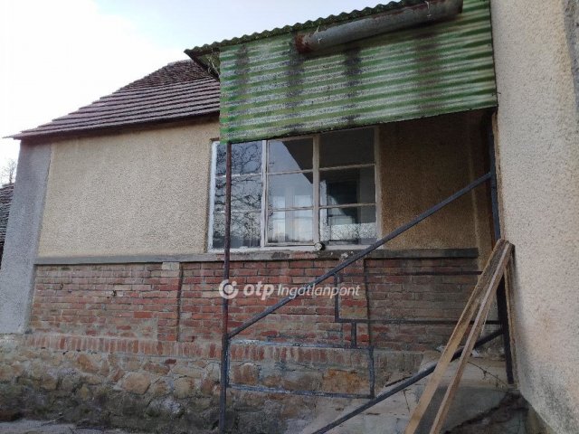 Eladó családi ház, Bakócán 10.5 M Ft, 2 szobás