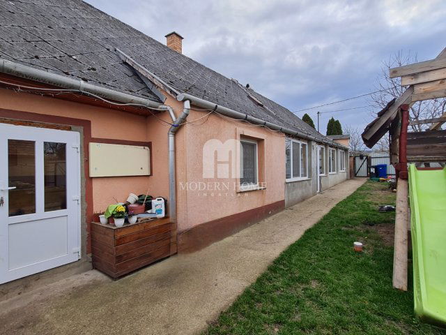 Eladó családi ház, Csákváron 38.8 M Ft, 3 szobás