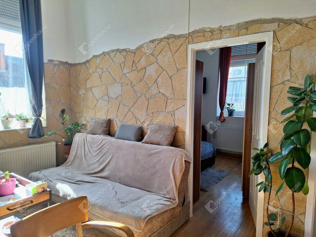 Eladó téglalakás, Fertődön 58 M Ft, 3+1 szobás