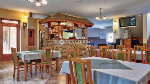 Eladó üzlethelyiség, Pátyon 585 M Ft / költözzbe.hu