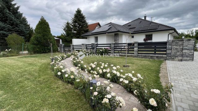 Eladó családi ház, Cserszegtomajon 261.781 M Ft, 4 szobás