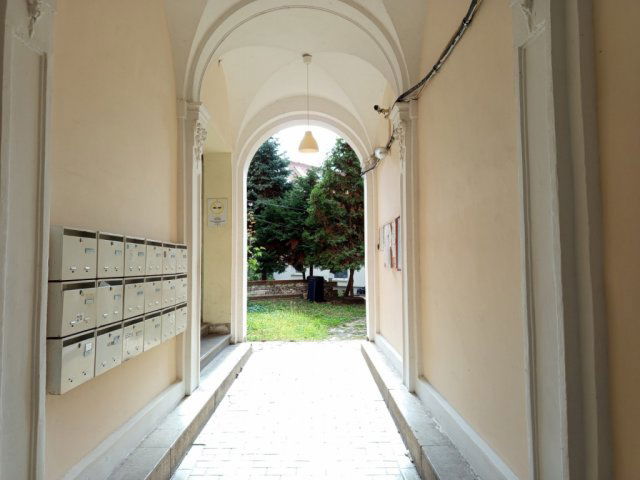 Eladó téglalakás, Budapesten, X. kerületben, Martinovics téren