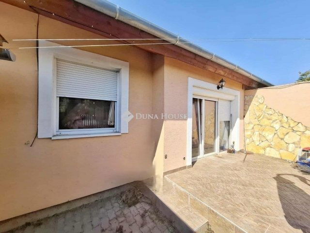 Eladó téglalakás, Gödön 86.5 M Ft, 3 szobás