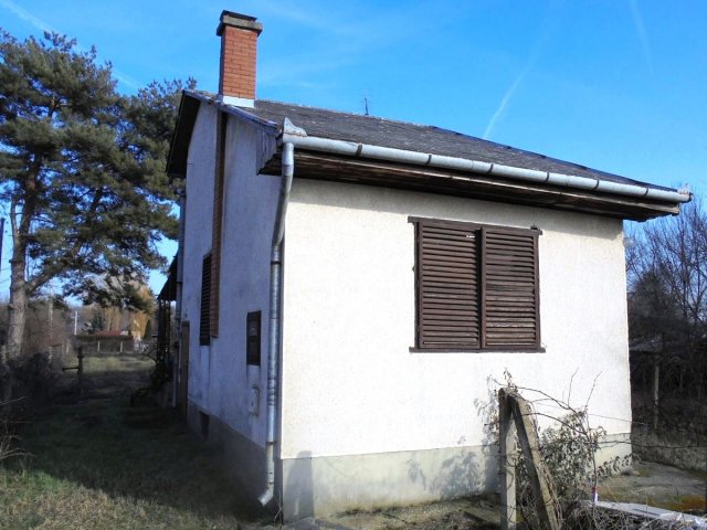 Eladó családi ház, Debrecenben 30 M Ft, 2 szobás