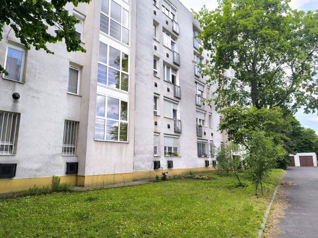 Eladó téglalakás, Miskolcon, Pozsonyi utcában 17.5 M Ft