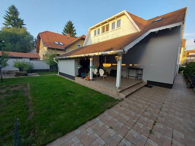 Eladó családi ház, Gödön 149.9 M Ft, 4+3 szobás