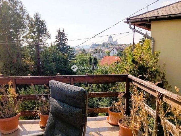 Eladó családi ház, Esztergomban 109 M Ft, 4 szobás