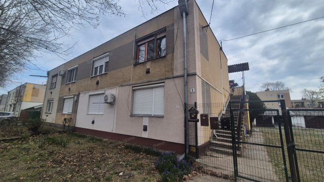 Eladó téglalakás, Kecskeméten 33.5 M Ft, 1 szobás