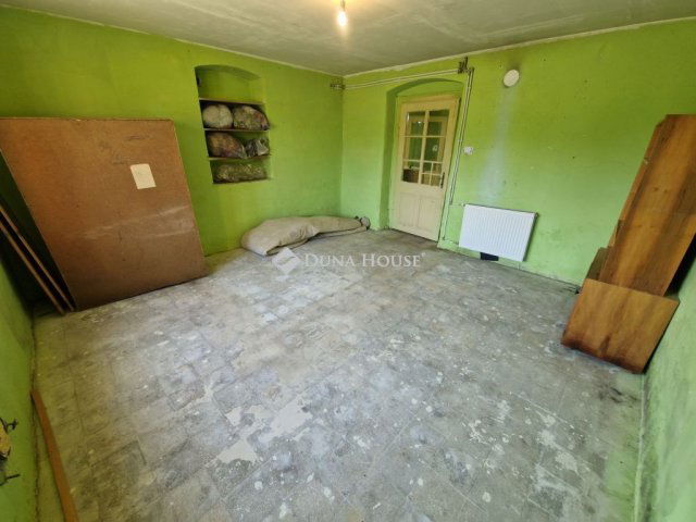 Eladó családi ház, Dunafalván 6.2 M Ft, 3 szobás