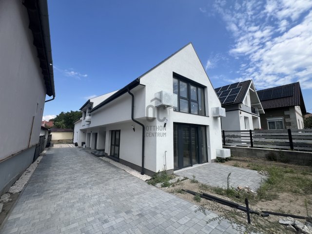 Eladó ikerház, Fóton 119.99 M Ft, 4 szobás