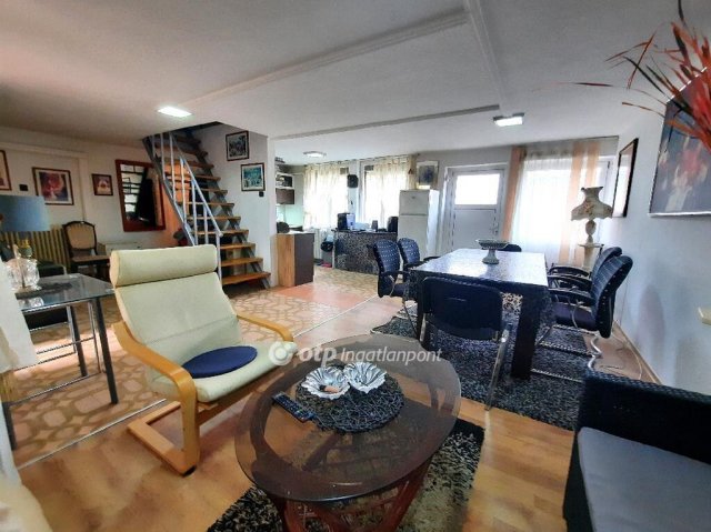 Eladó sorház, Keszthelyen 115 M Ft, 4+1 szobás