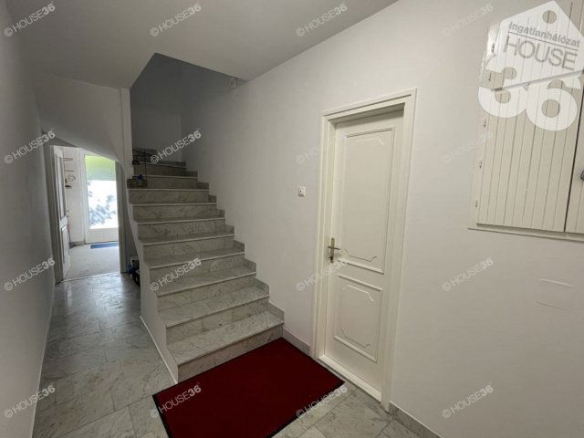 Eladó téglalakás, Kecskeméten 75 M Ft, 4 szobás