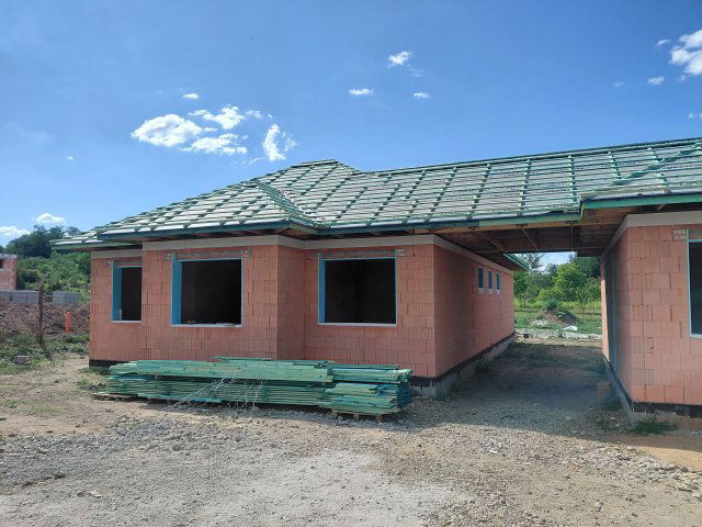 Eladó ikerház, Erdőkertesen 109.9 M Ft, 5 szobás