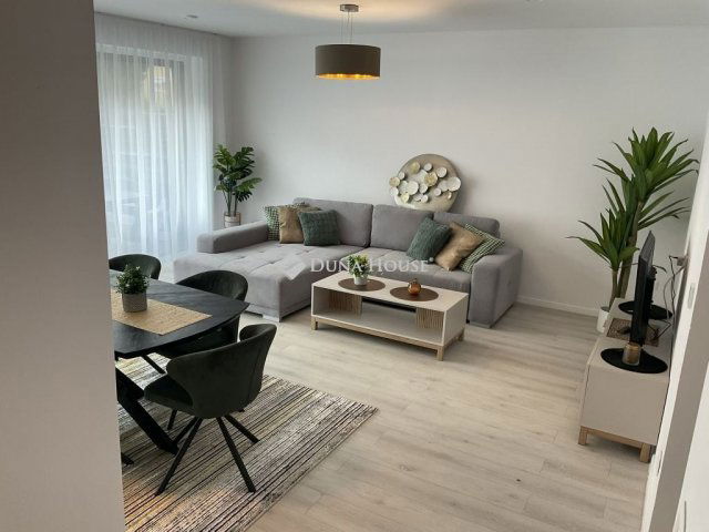 Kiadó ikerház, albérlet, Debrecenben 700 E Ft / hó, 4 szobás