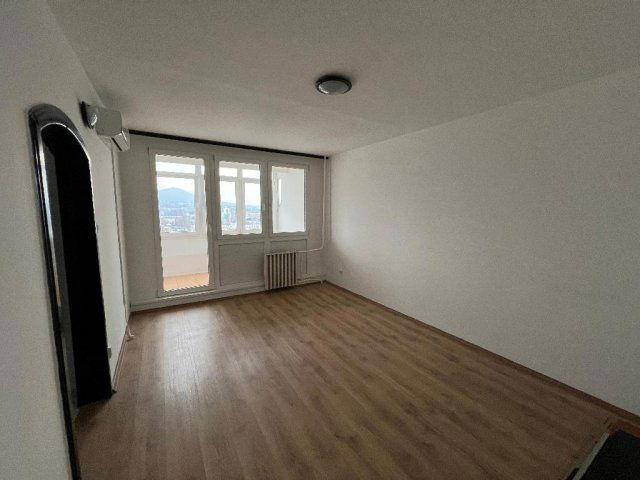 Eladó panellakás, Budapesten, III. kerületben 73.99 M Ft