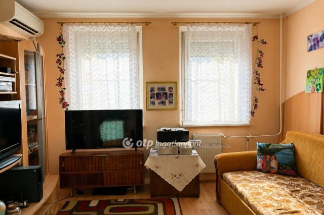Eladó panellakás, Budapesten, XXI. kerületben 65 M Ft, 1+2 szobás