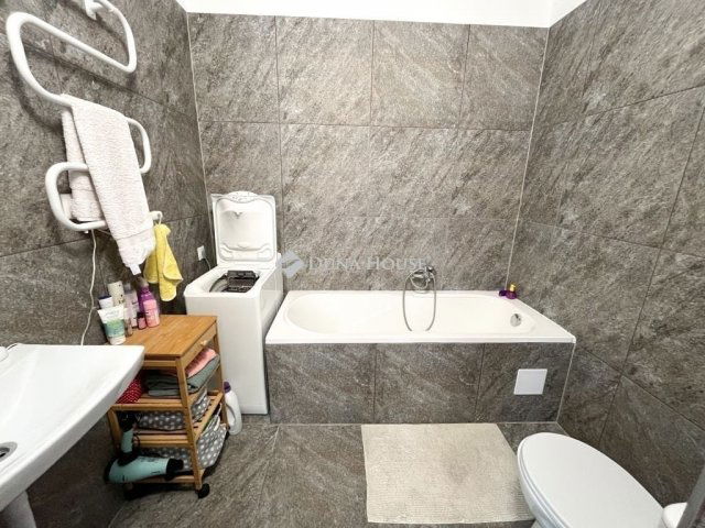 Eladó téglalakás, Budapesten, XX. kerületben 37.9 M Ft, 3 szobás