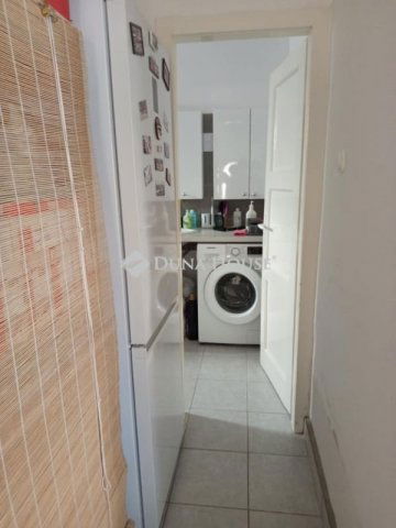 Eladó ikerház, Komlón 27.49 M Ft, 3 szobás