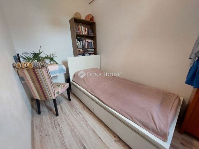 Eladó sorház, Pécelen 89.9 M Ft, 4 szobás / költözzbe.hu