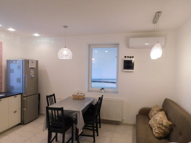 Eladó családi ház, Hévízen 103.703 M Ft, 11 szobás