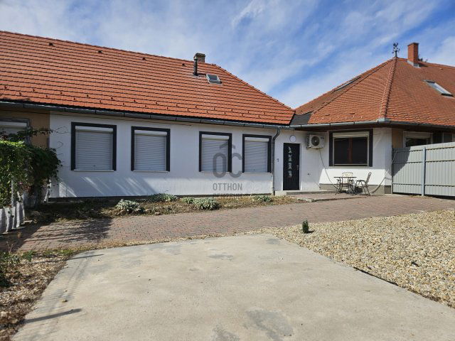 Eladó téglalakás, Szekszárdon, Damjanich utcában 42.5 M Ft
