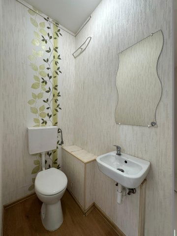 Kiadó üzlethelyiség, Békéscsabán 150 E Ft / hó, 2 szobás