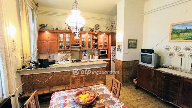 Eladó téglalakás, Budapesten, IX. kerületben 140 M Ft, 4 szobás