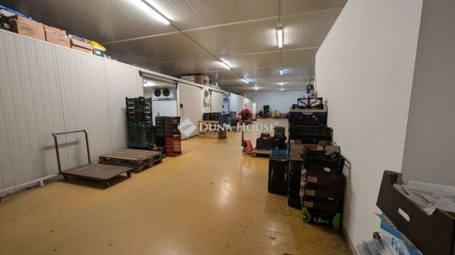 Eladó üzlethelyiség, Siófokon 398 M Ft / költözzbe.hu