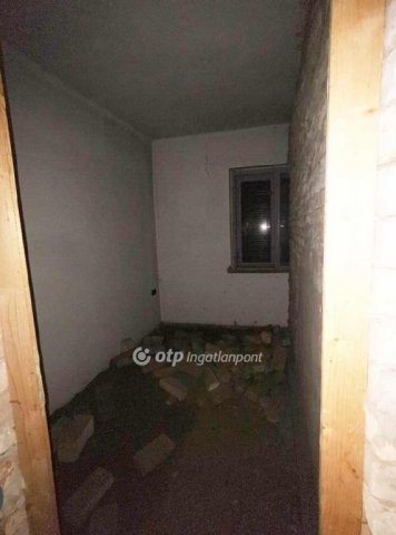 Eladó családi ház, Baján 34 M Ft, 2 szobás