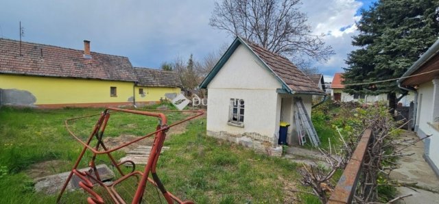 Eladó családi ház, Tápiószecsőn 34.9 M Ft, 2 szobás
