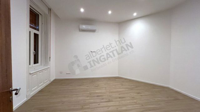 Eladó téglalakás, VII. kerületben, Péterfy Sándor utcában