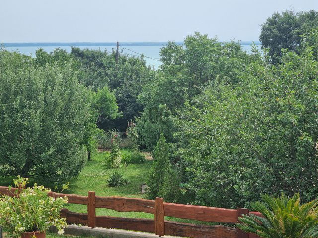Eladó családi ház, Balatonalmádiban 169 M Ft, 3 szobás