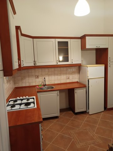 Kiadó téglalakás, albérlet, VII. kerületben, Akácfa utcában