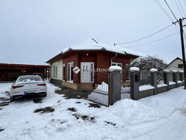 Eladó családi ház, Abonyban 74 M Ft, 5 szobás