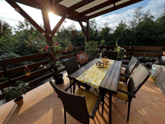 Eladó téglalakás, Pécsett, Hársfa úton 68.9 M Ft, 3 szobás