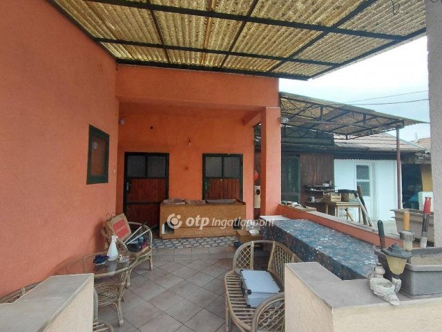 Eladó családi ház, Bagon 76 M Ft, 3+1 szobás