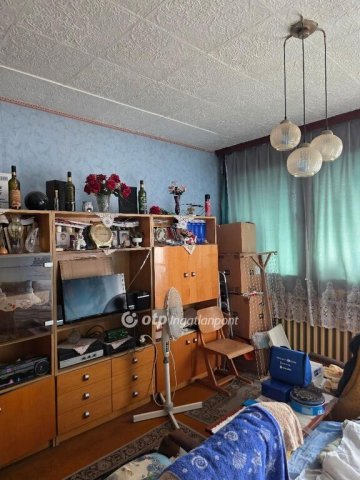 Eladó téglalakás, Hatvanban 34 M Ft, 2 szobás