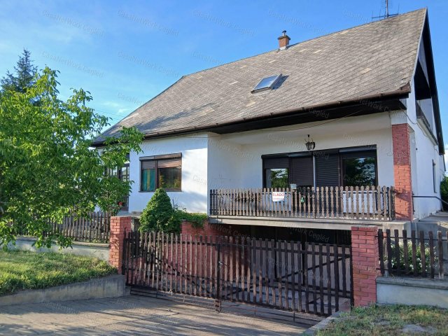 Eladó családi ház, Cegléden 95 M Ft, 4 szobás