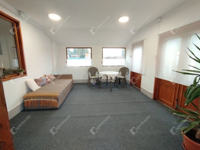 Eladó családi ház, Győrött 29.9 M Ft, 1 szobás