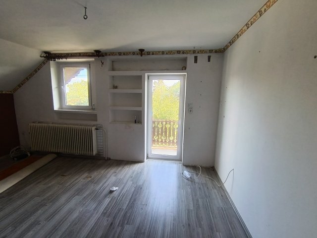 Eladó családi ház, Zircen 82.9 M Ft, 4+3 szobás