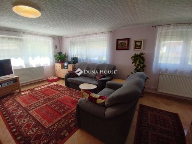 Eladó családi ház, Móron 92 M Ft, 5 szobás